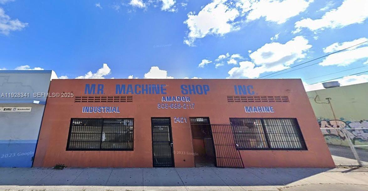 See details / sq. ft. $ 2025-12-10 0 Photo