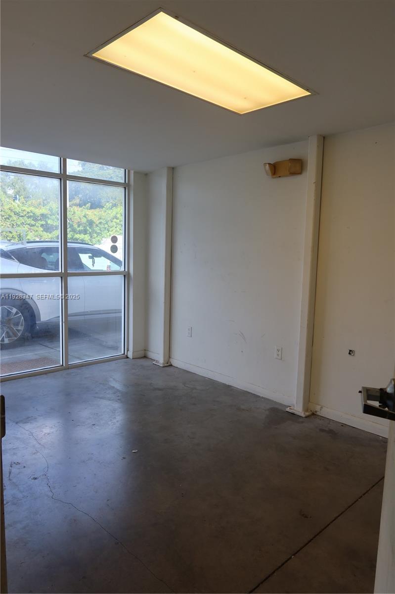 See details / sq. ft. $ 2025-12-10 0 Photo