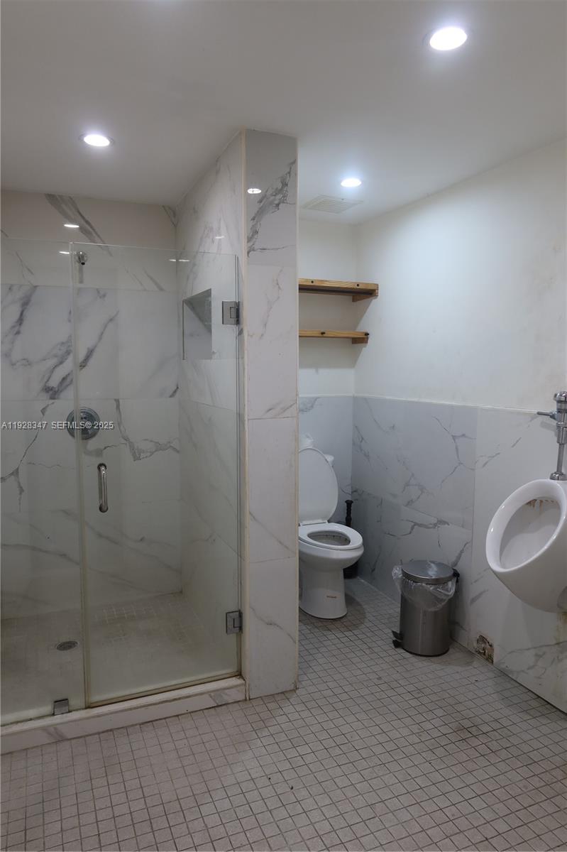 See details / sq. ft. $ 2025-12-10 0 Photo