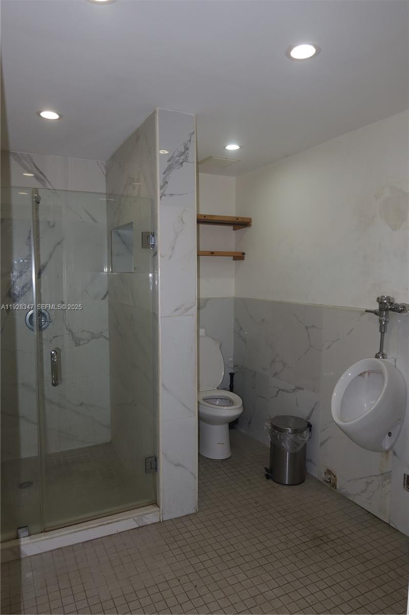 See details / sq. ft. $ 2025-12-10 0 Photo