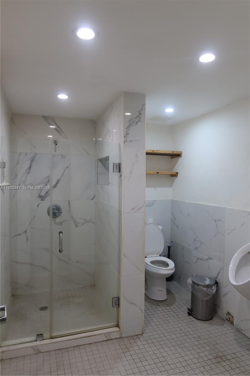 See details / sq. ft. $ 2025-12-10 0 Photo