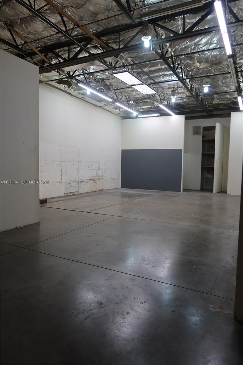 See details / sq. ft. $ 2025-12-10 0 Photo