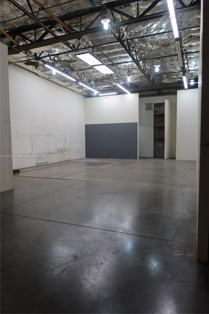 See details / sq. ft. $ 2025-12-10 0 Photo