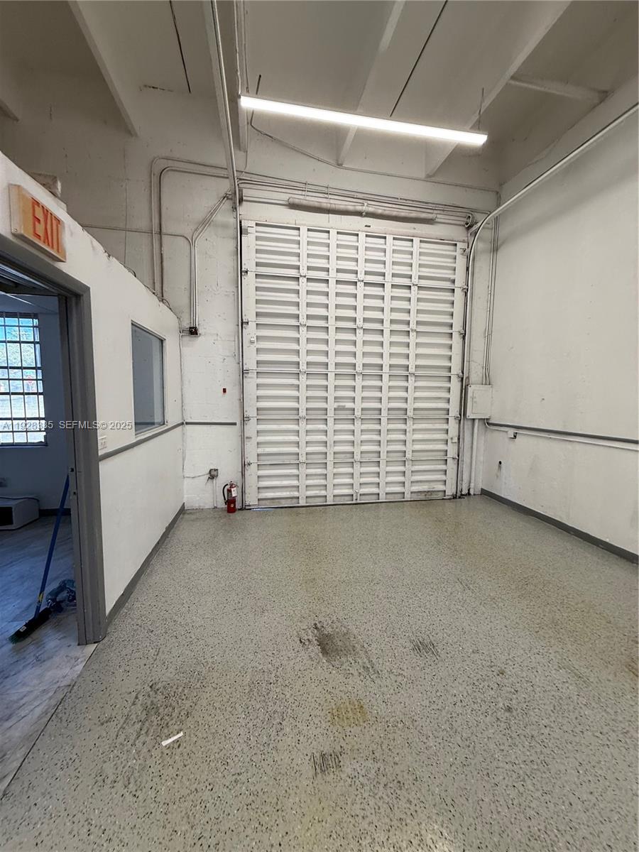 See details 10674 / sq. ft. $ 2025-12-10 0 Photo