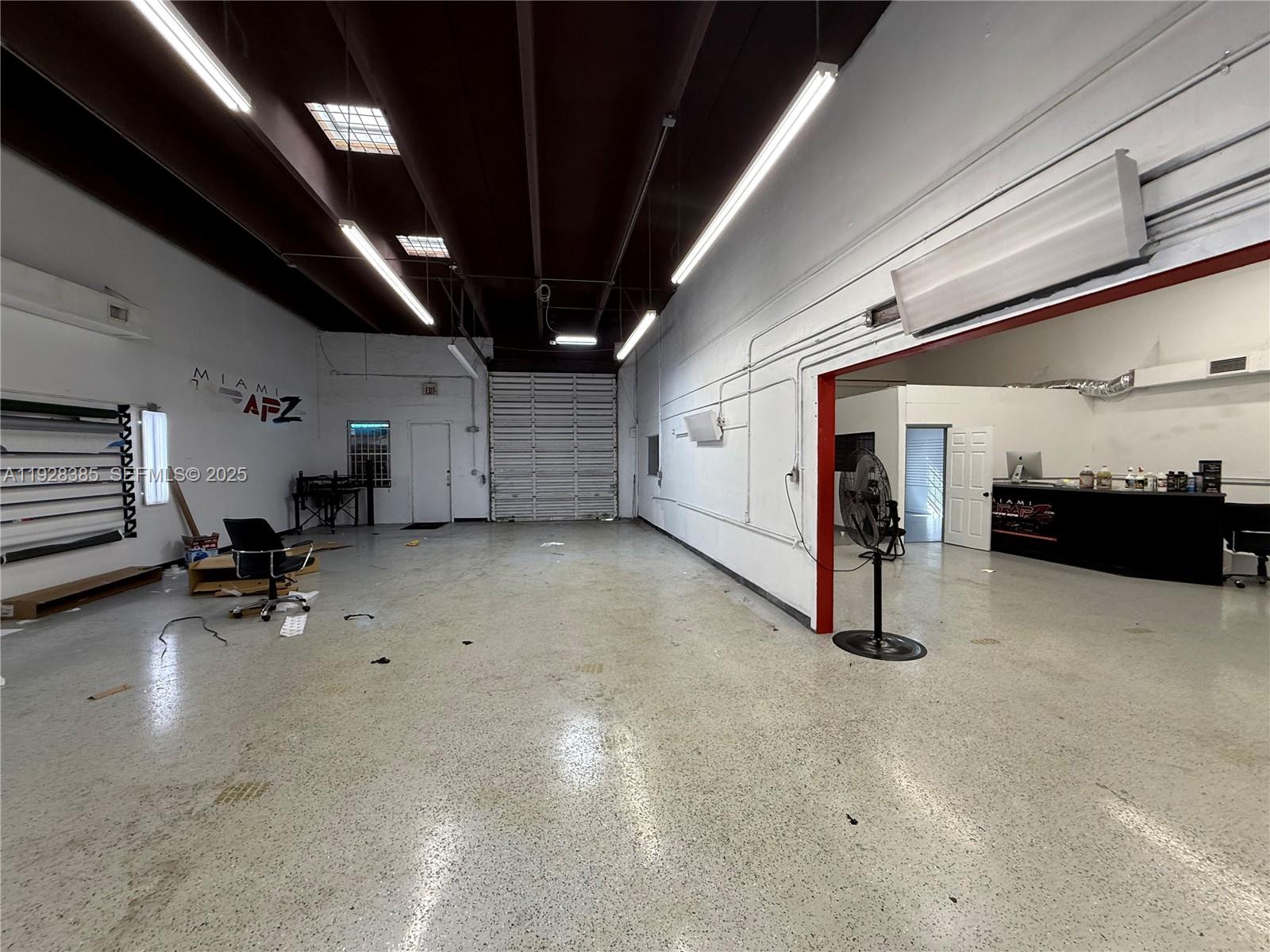 See details 10674 / sq. ft. $ 2025-12-10 0 Photo