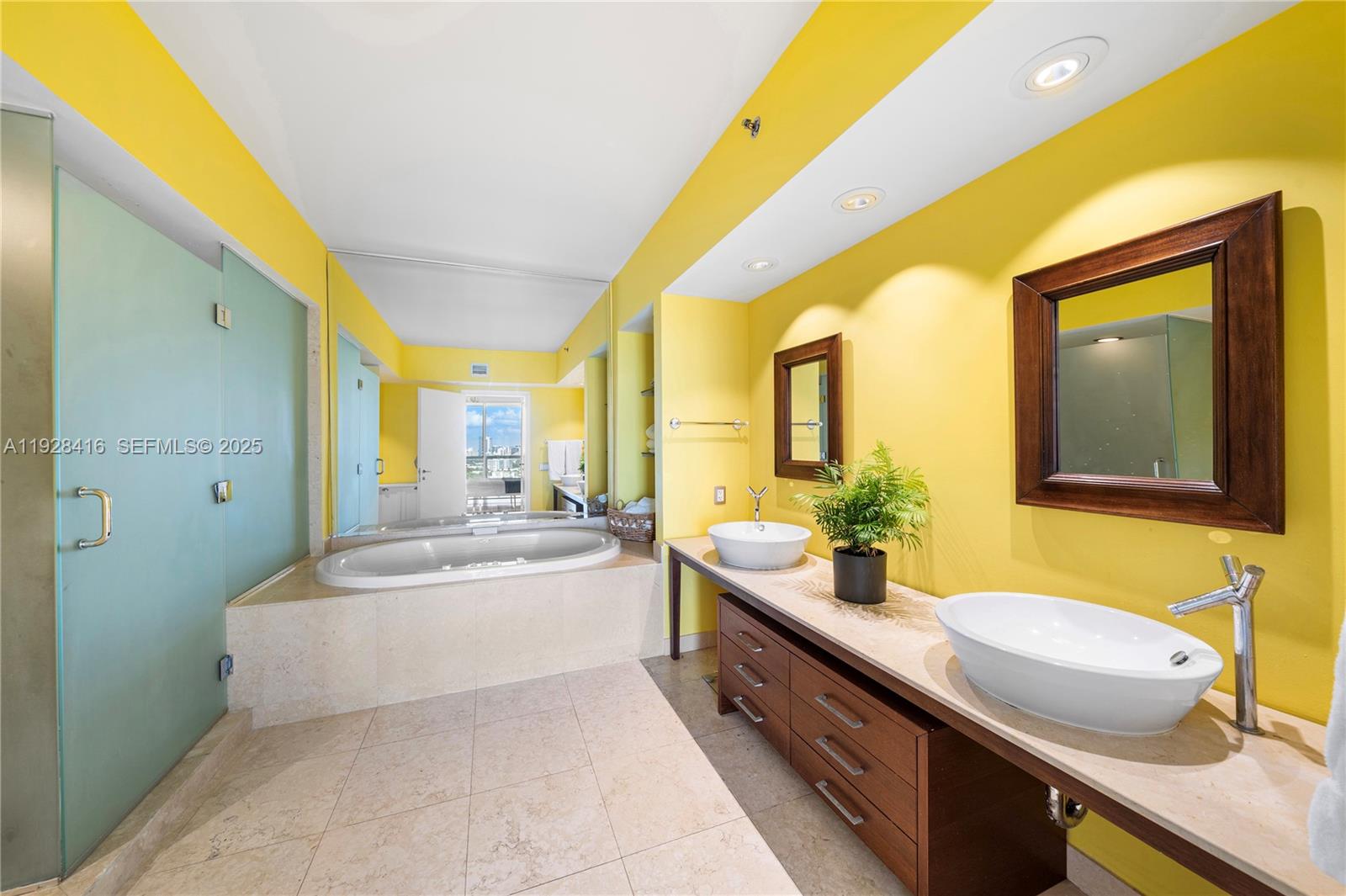 Photo of 450 Alton Rd #1610, Miami Beach, Florida, 33139 -