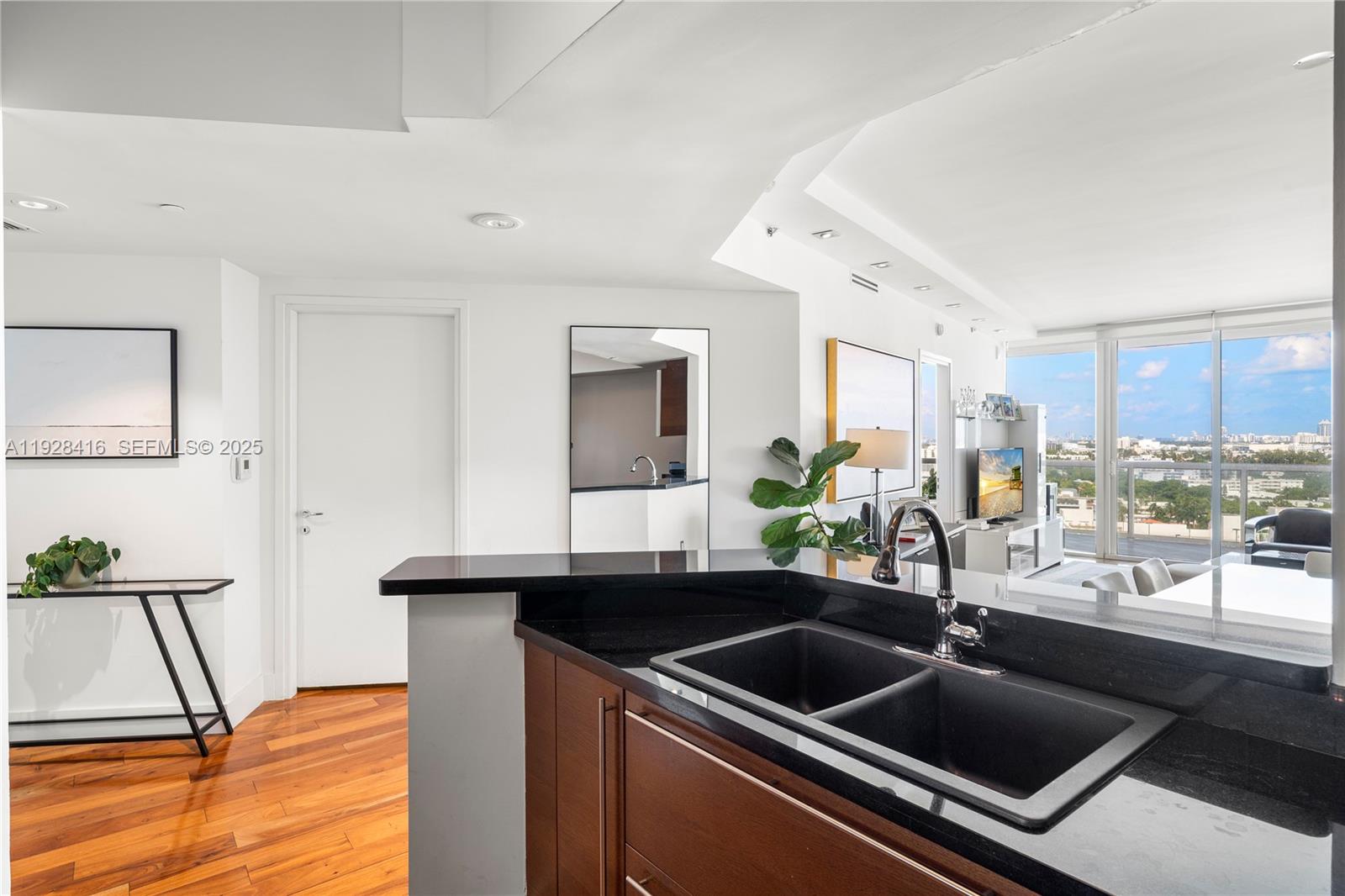 Photo of 450 Alton Rd #1610, Miami Beach, Florida, 33139 -