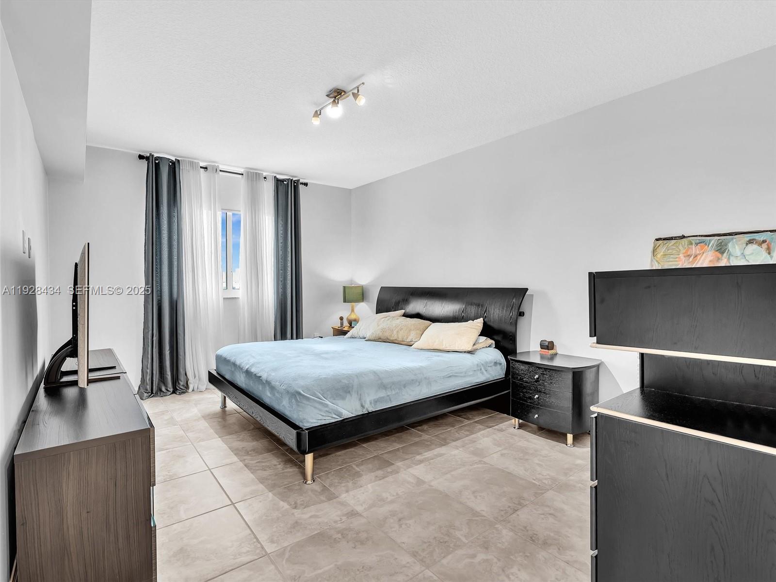 Photo of 18800 29th Ave #822, Aventura, Florida, 33180 -