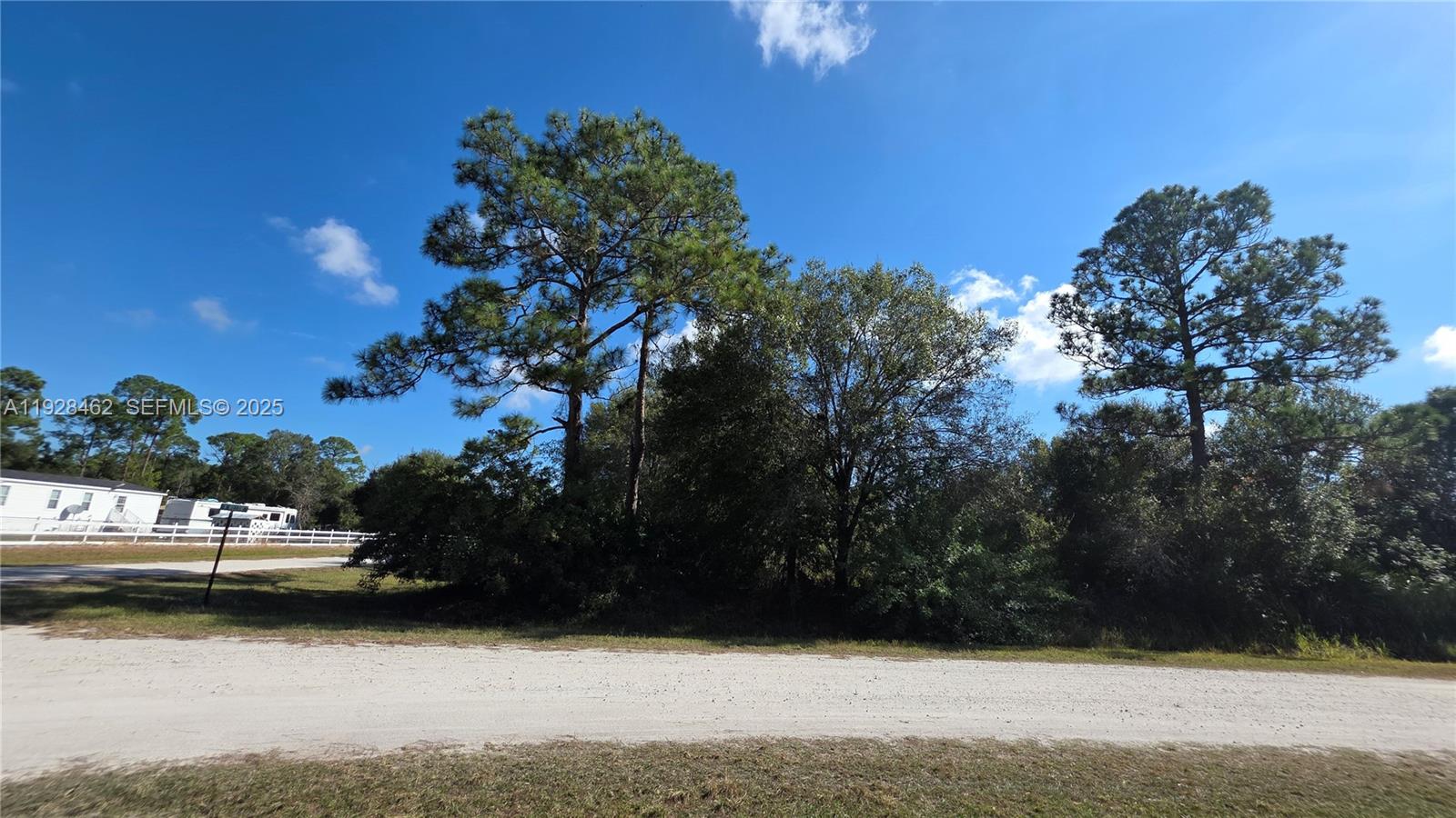 Подробнее / кв.футов $ 2025-12-10 0 Фото