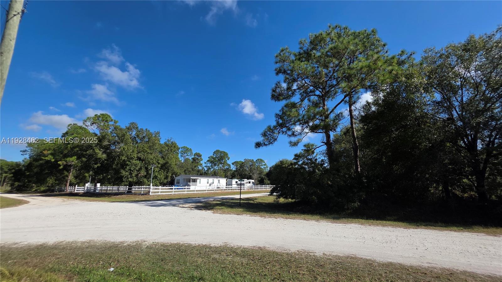 Подробнее / кв.футов $ 2025-12-10 0 Фото