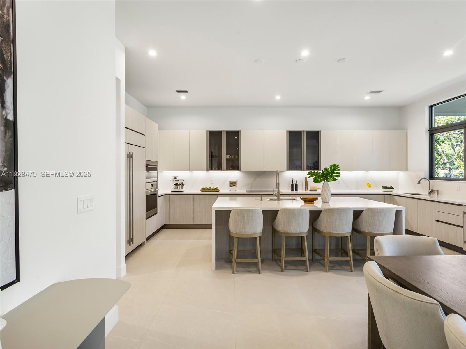 Подробнее 7285 4 / 4 4143 кв.футов $ 2025-12-10 0 Фото