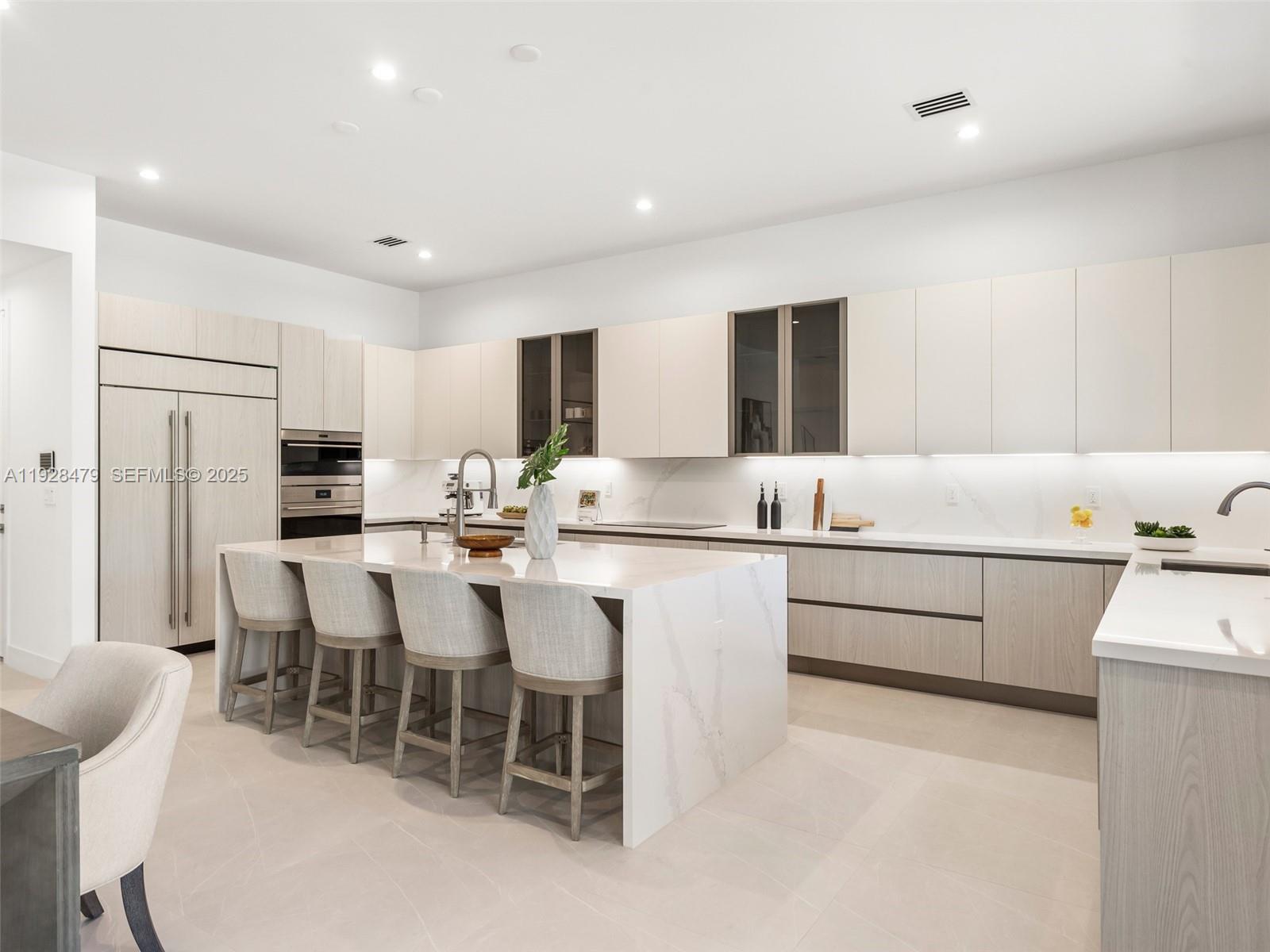 Подробнее 7285 4 / 4 4143 кв.футов $ 2025-12-10 0 Фото