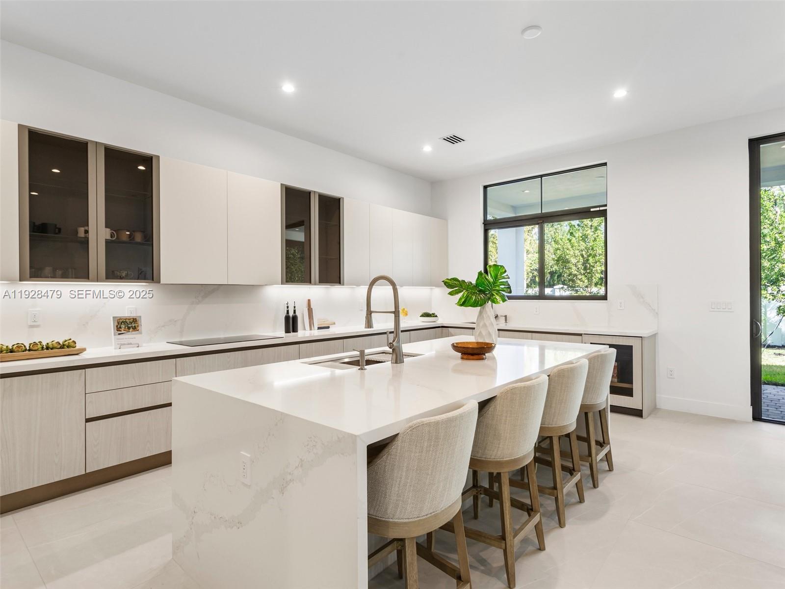 Подробнее 7285 4 / 4 4143 кв.футов $ 2025-12-10 0 Фото