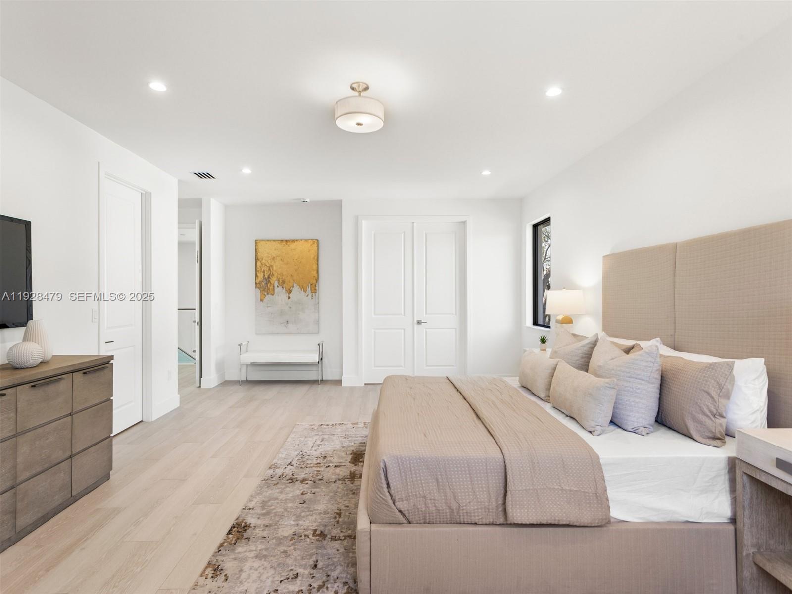 Подробнее 7285 4 / 4 4143 кв.футов $ 2025-12-10 0 Фото