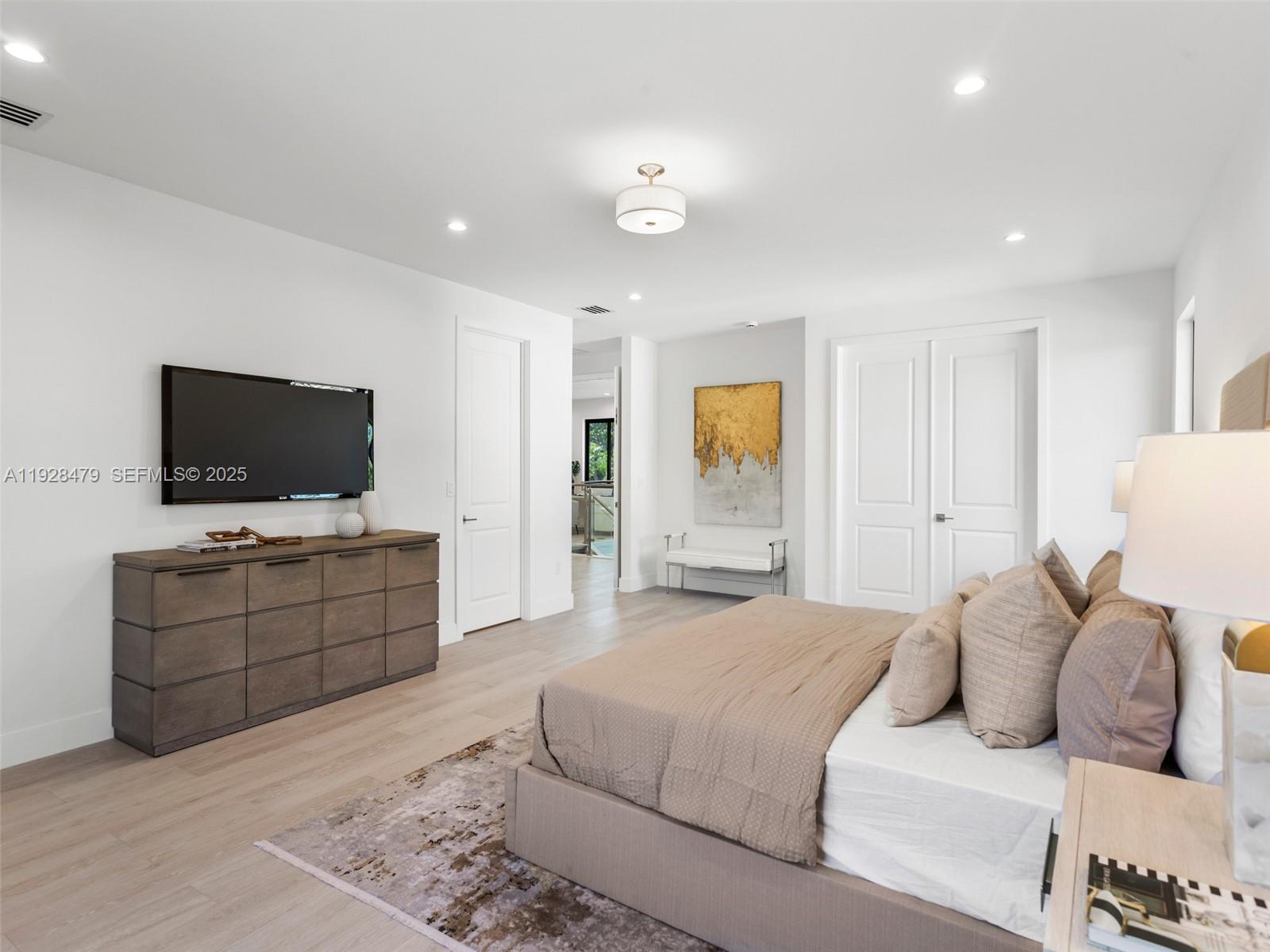 Подробнее 7285 4 / 4 4143 кв.футов $ 2025-12-10 0 Фото