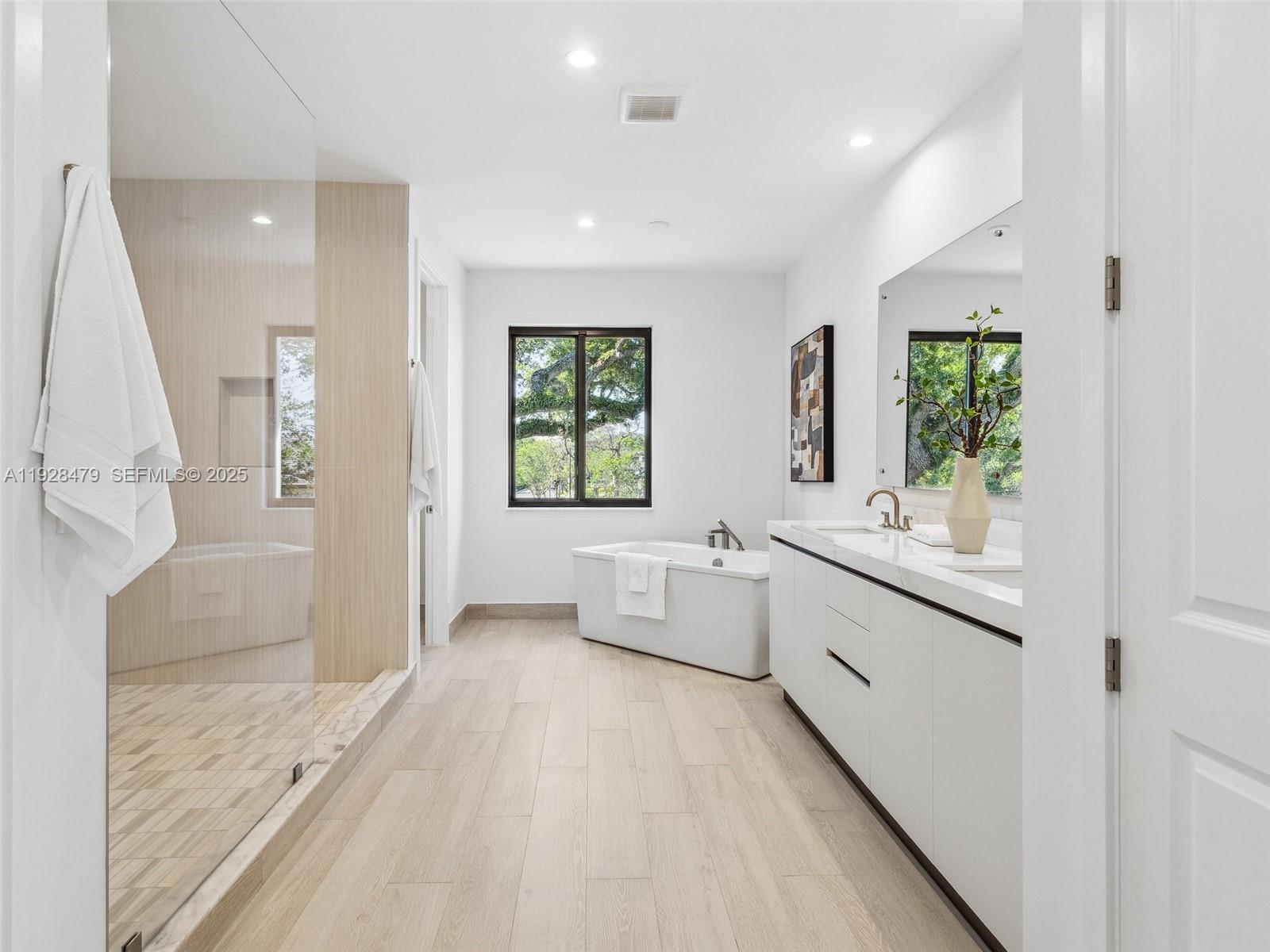 Подробнее 7285 4 / 4 4143 кв.футов $ 2025-12-10 0 Фото