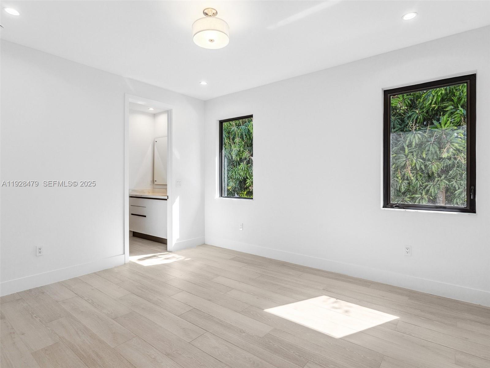 Подробнее 7285 4 / 4 4143 кв.футов $ 2025-12-10 0 Фото