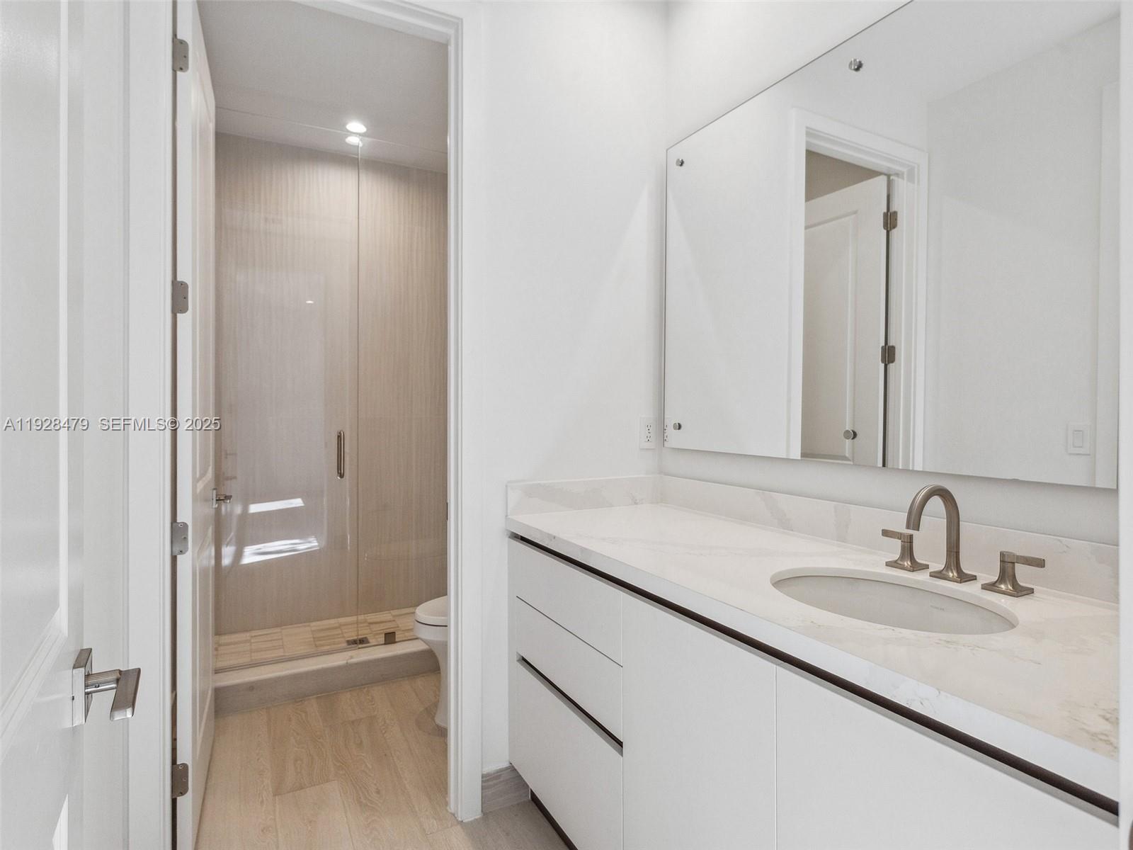 Подробнее 7285 4 / 4 4143 кв.футов $ 2025-12-10 0 Фото