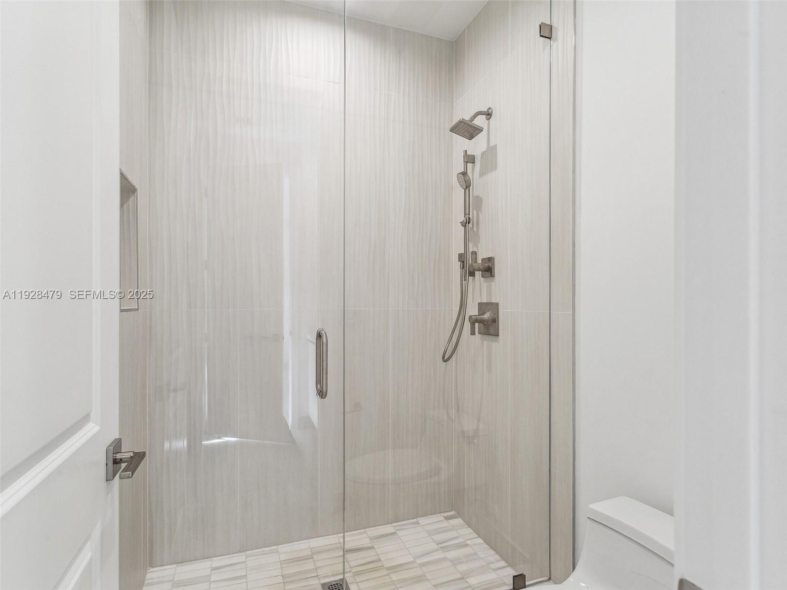 Подробнее 7285 4 / 4 4143 кв.футов $ 2025-12-10 0 Фото