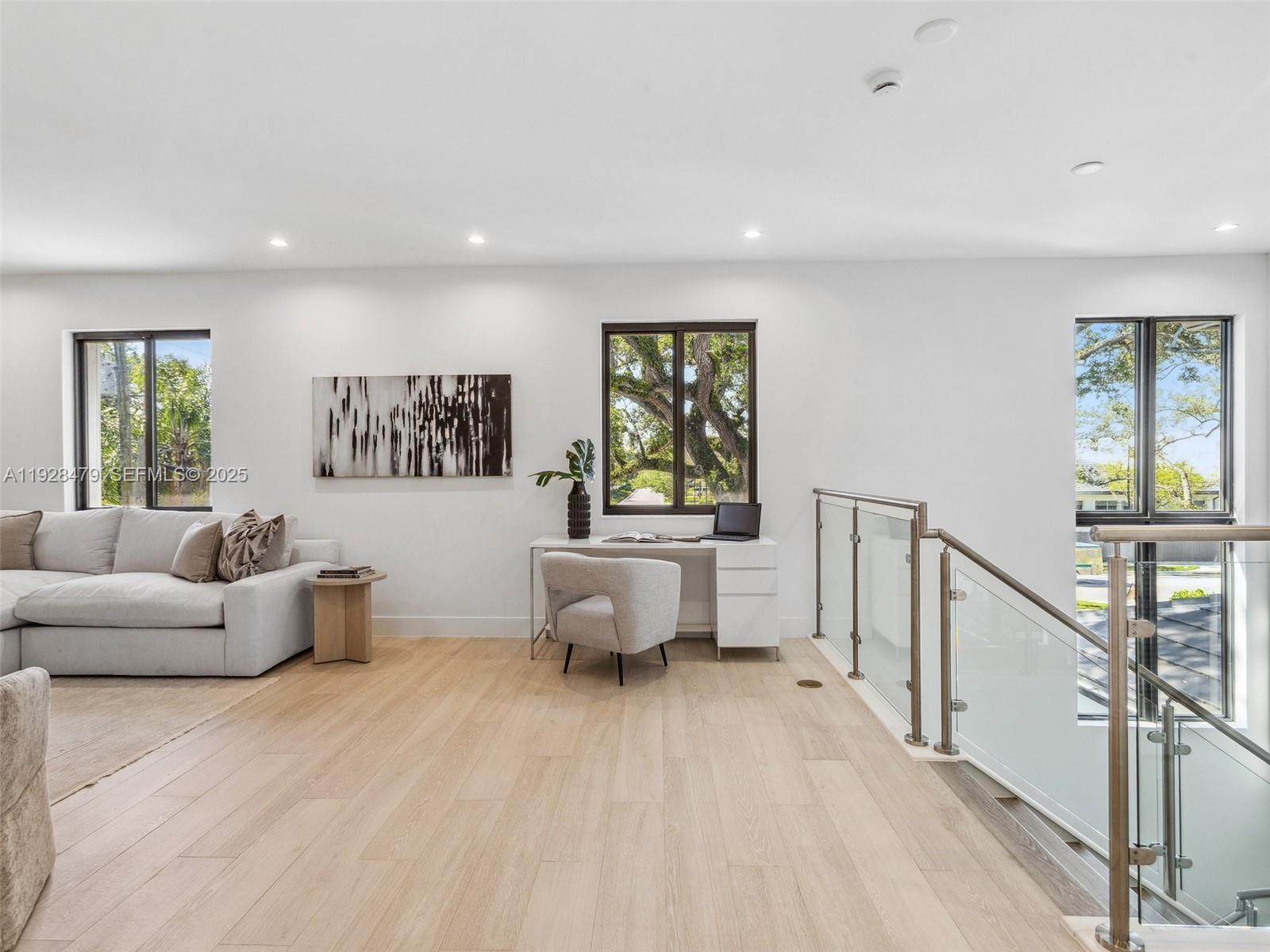 Подробнее 7285 4 / 4 4143 кв.футов $ 2025-12-10 0 Фото