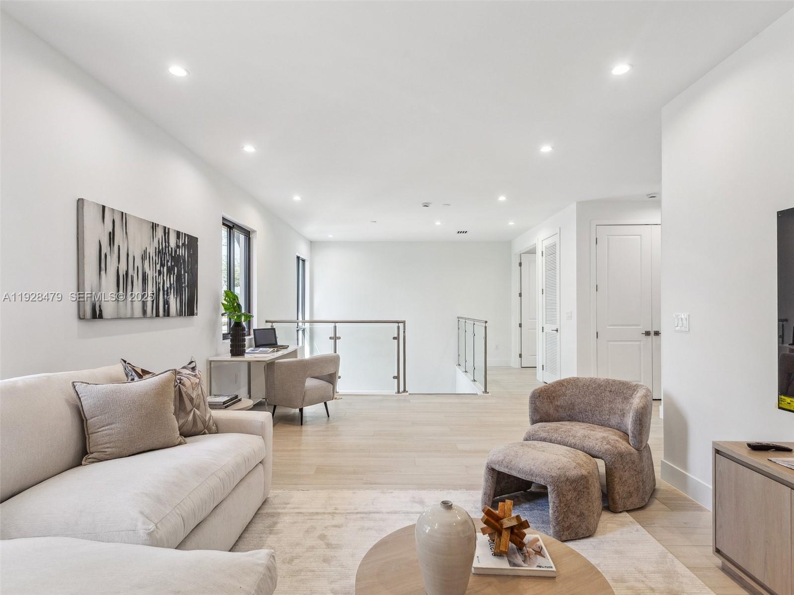 Подробнее 7285 4 / 4 4143 кв.футов $ 2025-12-10 0 Фото