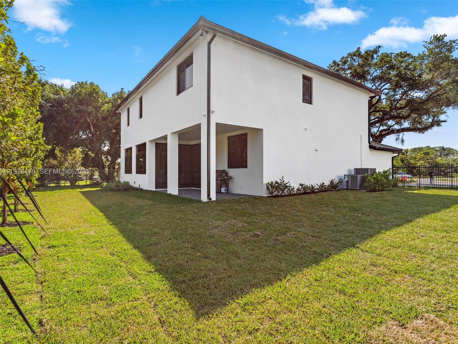 Подробнее 7285 4 / 4 4143 кв.футов $ 2025-12-10 0 Фото