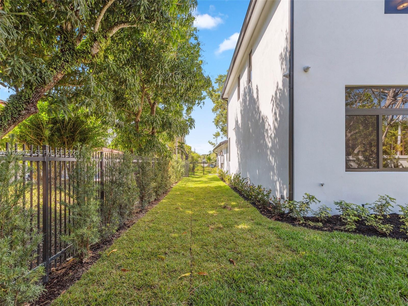 Подробнее 7285 4 / 4 4143 кв.футов $ 2025-12-10 0 Фото