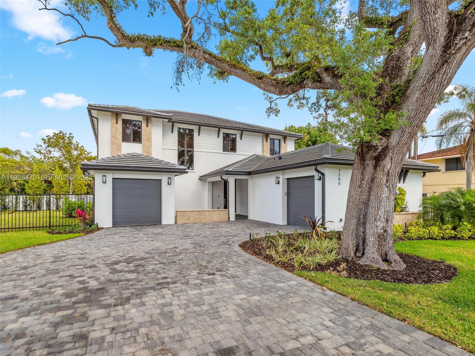 Подробнее 7285 4 / 4 4143 кв.футов $ 2025-12-10 0 Фото