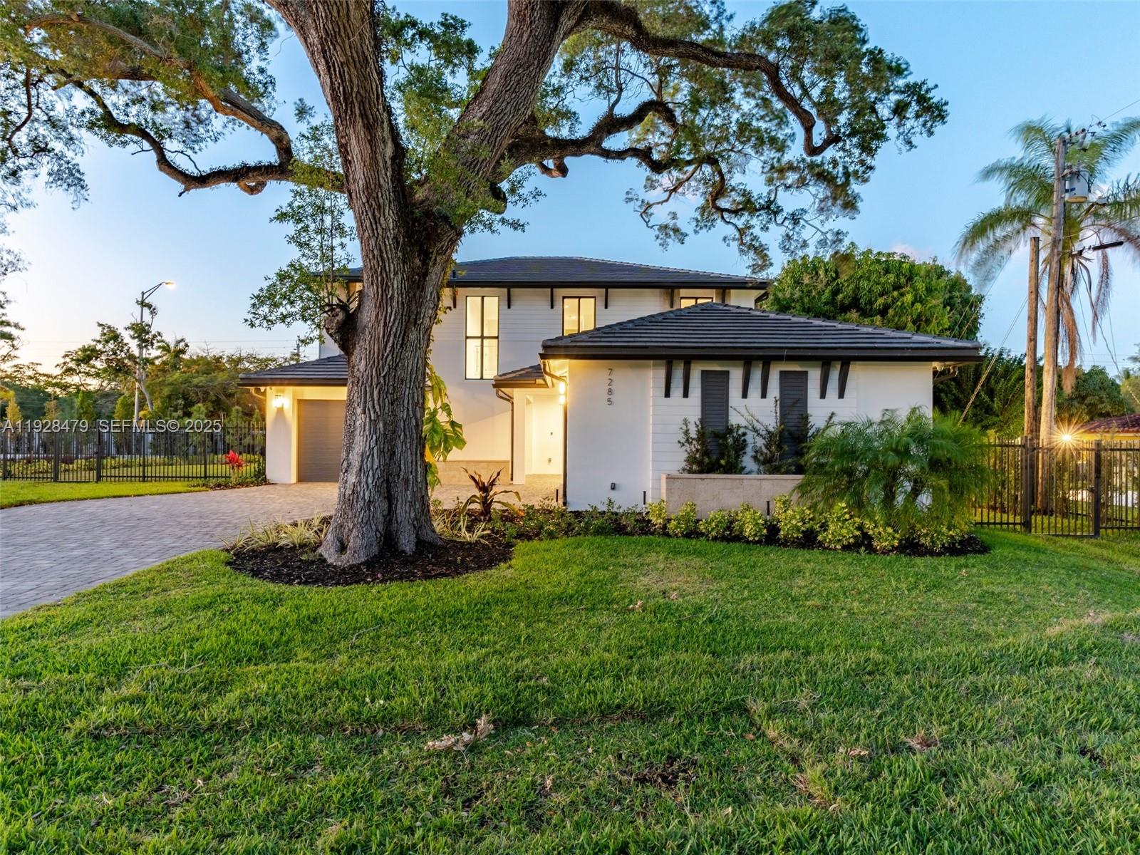 Подробнее 7285 4 / 4 4143 кв.футов $ 2025-12-10 0 Фото