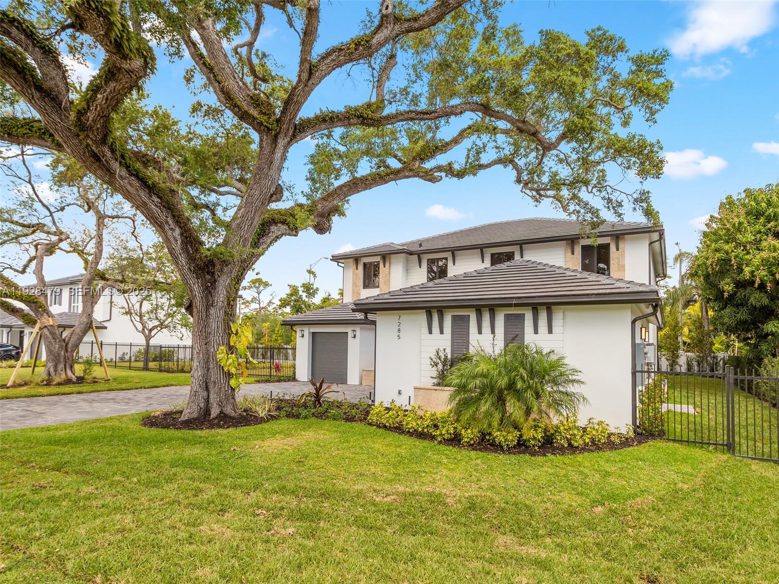 Подробнее 7285 4 / 4 4143 кв.футов $ 2025-12-10 0 Фото