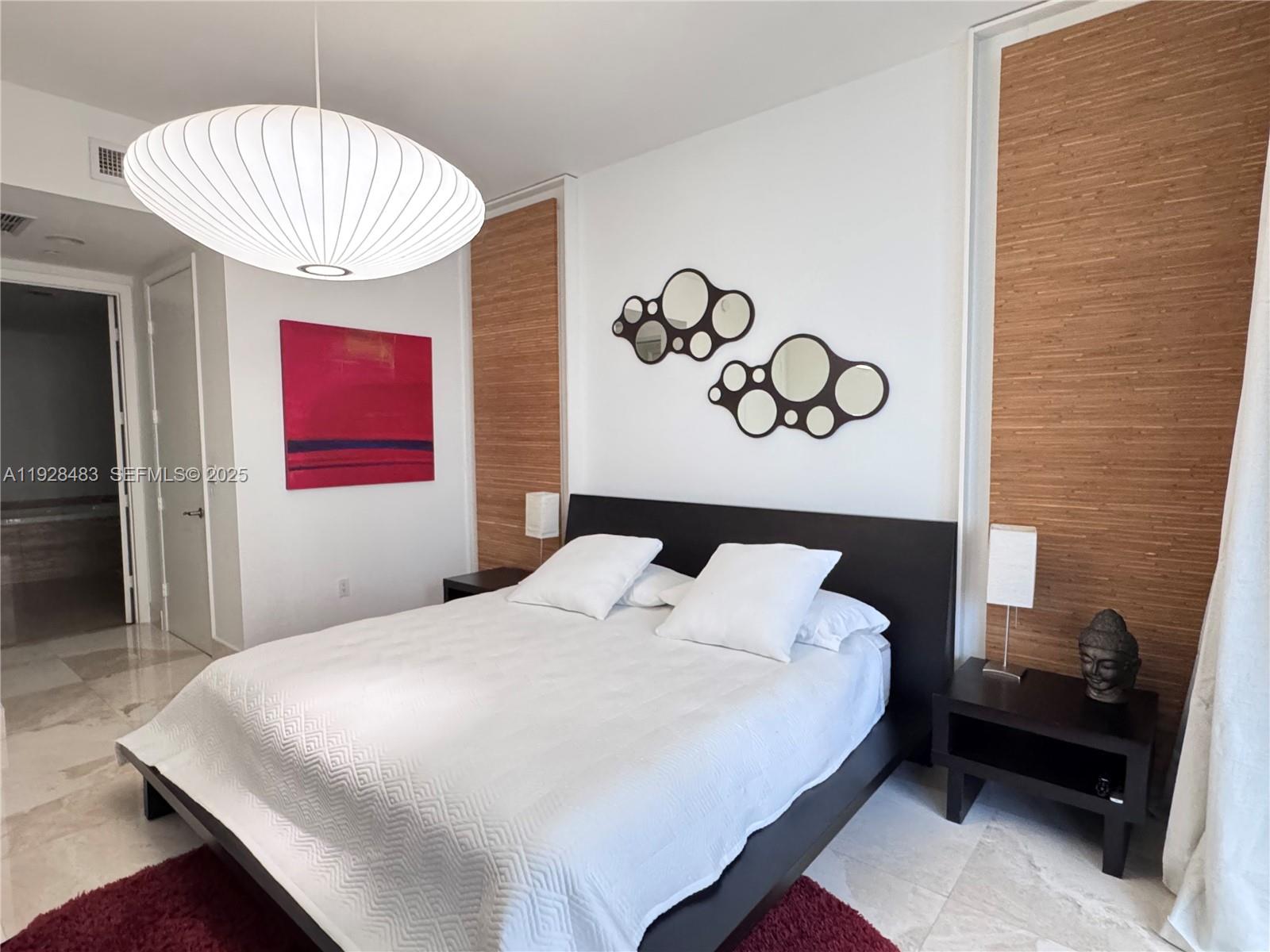 2302 3 / 4 1979 кв.футов $ 2025-12-10 0 Фото