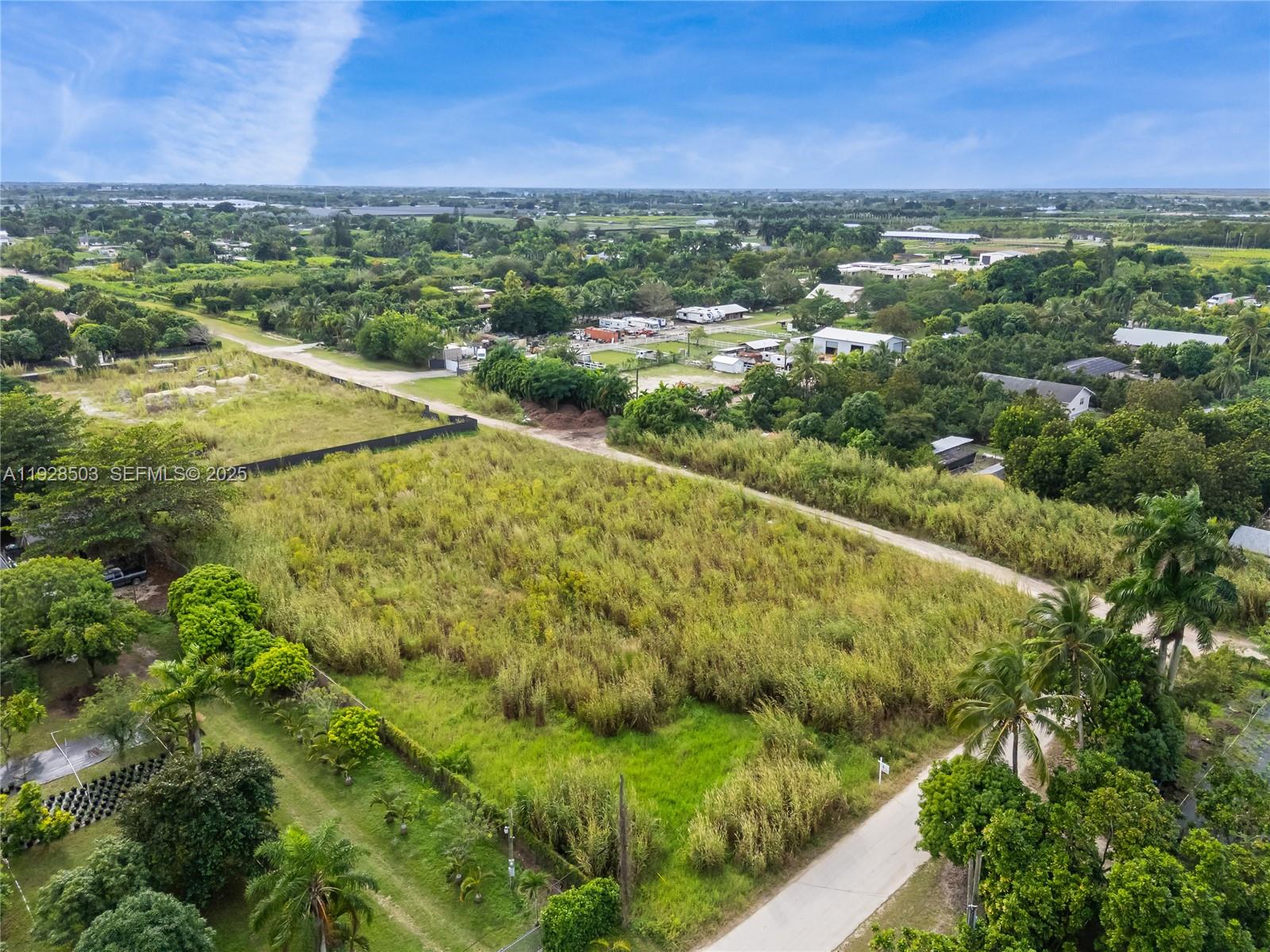   /   sq. ft. $ 2025-12-10 0 foto