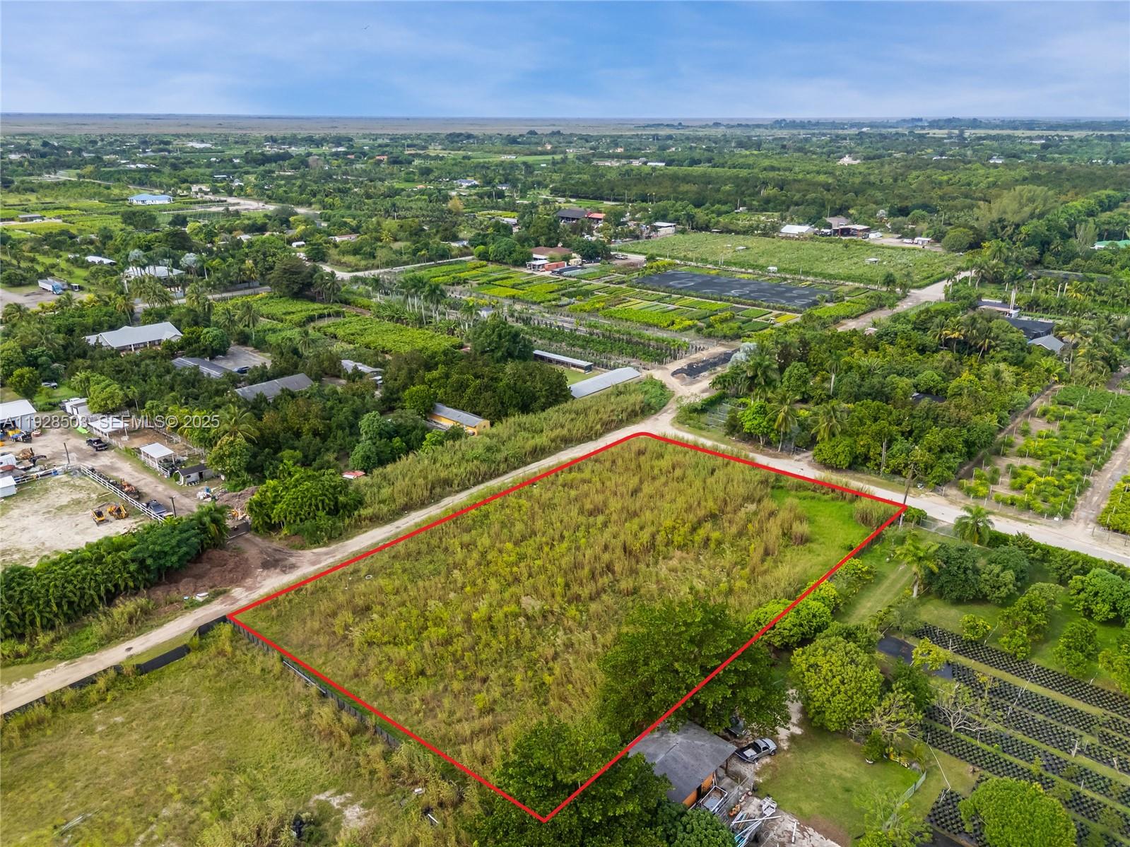   /   sq. ft. $ 2025-12-10 0 foto