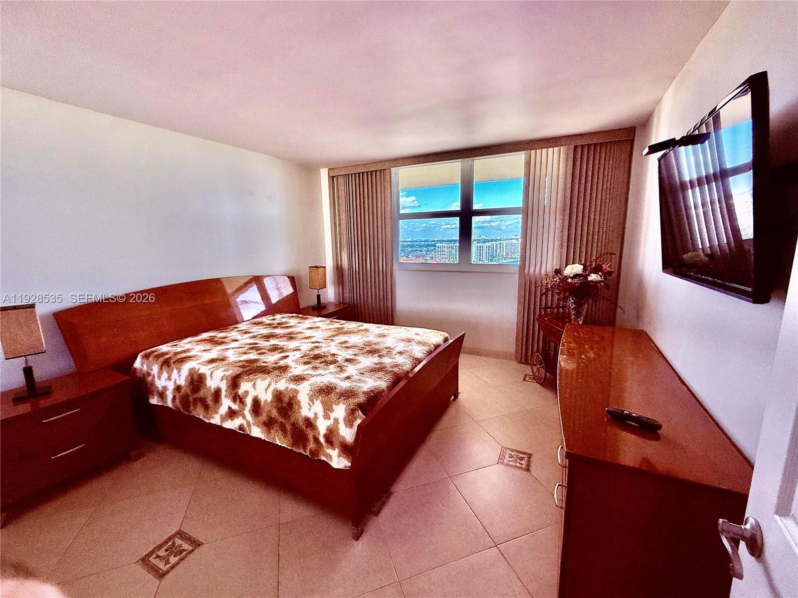 Photo of 1833 Ocean Dr  #1807, Hallandale Beach, Florida, 33009 - 