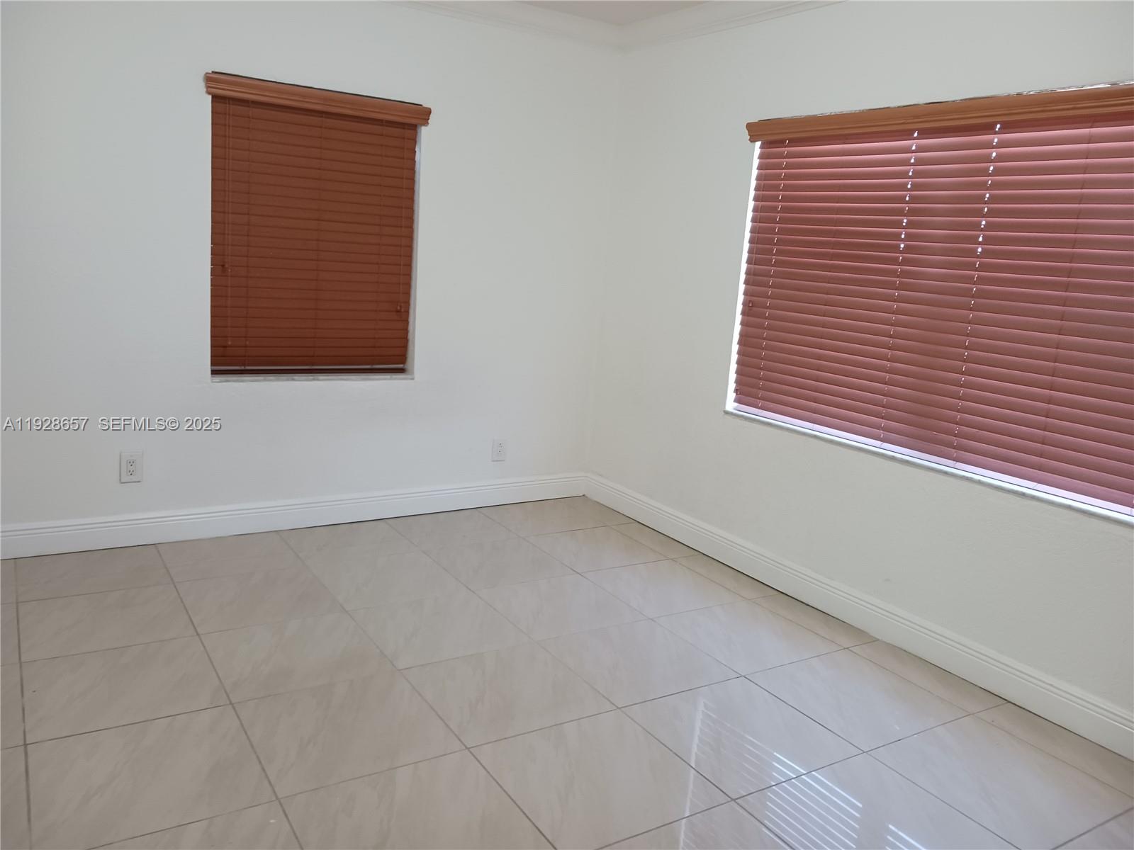 See details / 2073 sq. ft. $ 2025-12-10 0 Photo