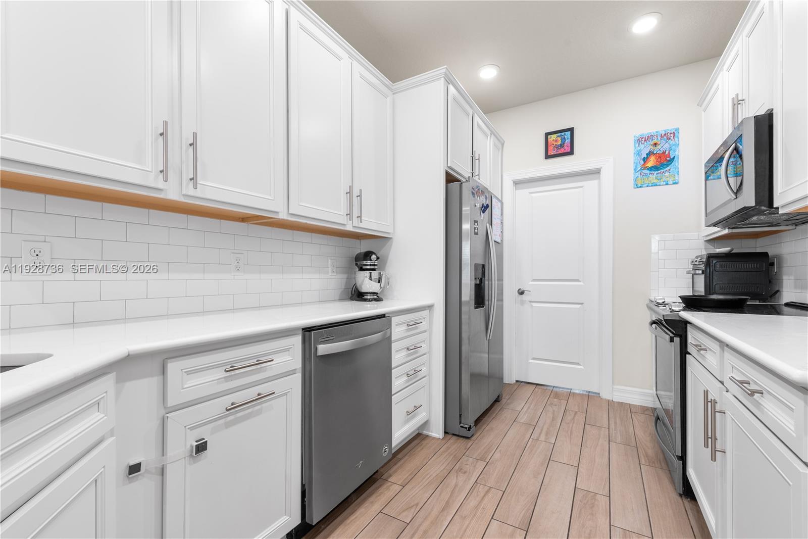 1030 3 / 3 1421 sq. ft. $ 2025-12-10 0 Photo