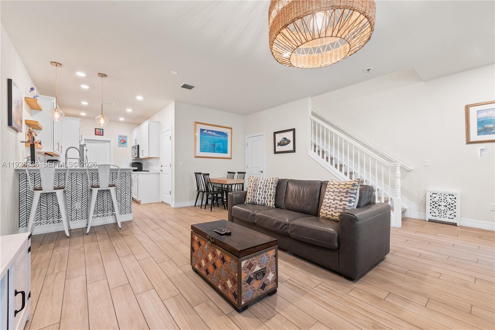 1030 3 / 3 1421 sq. ft. $ 2025-12-10 0 Photo