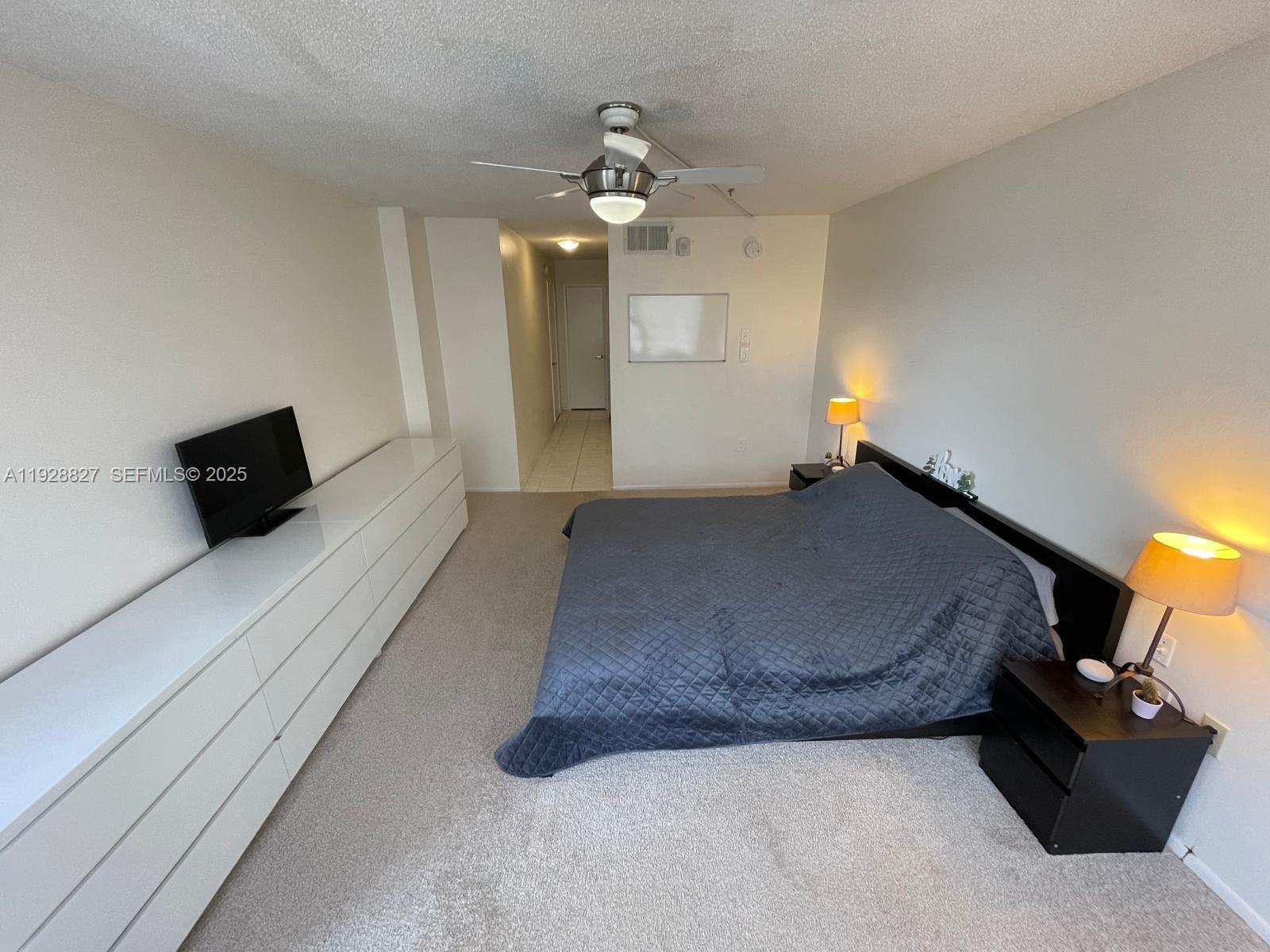 Подробнее 814-2 1 / 2 1036 кв.футов $ 2025-12-10 0 Фото