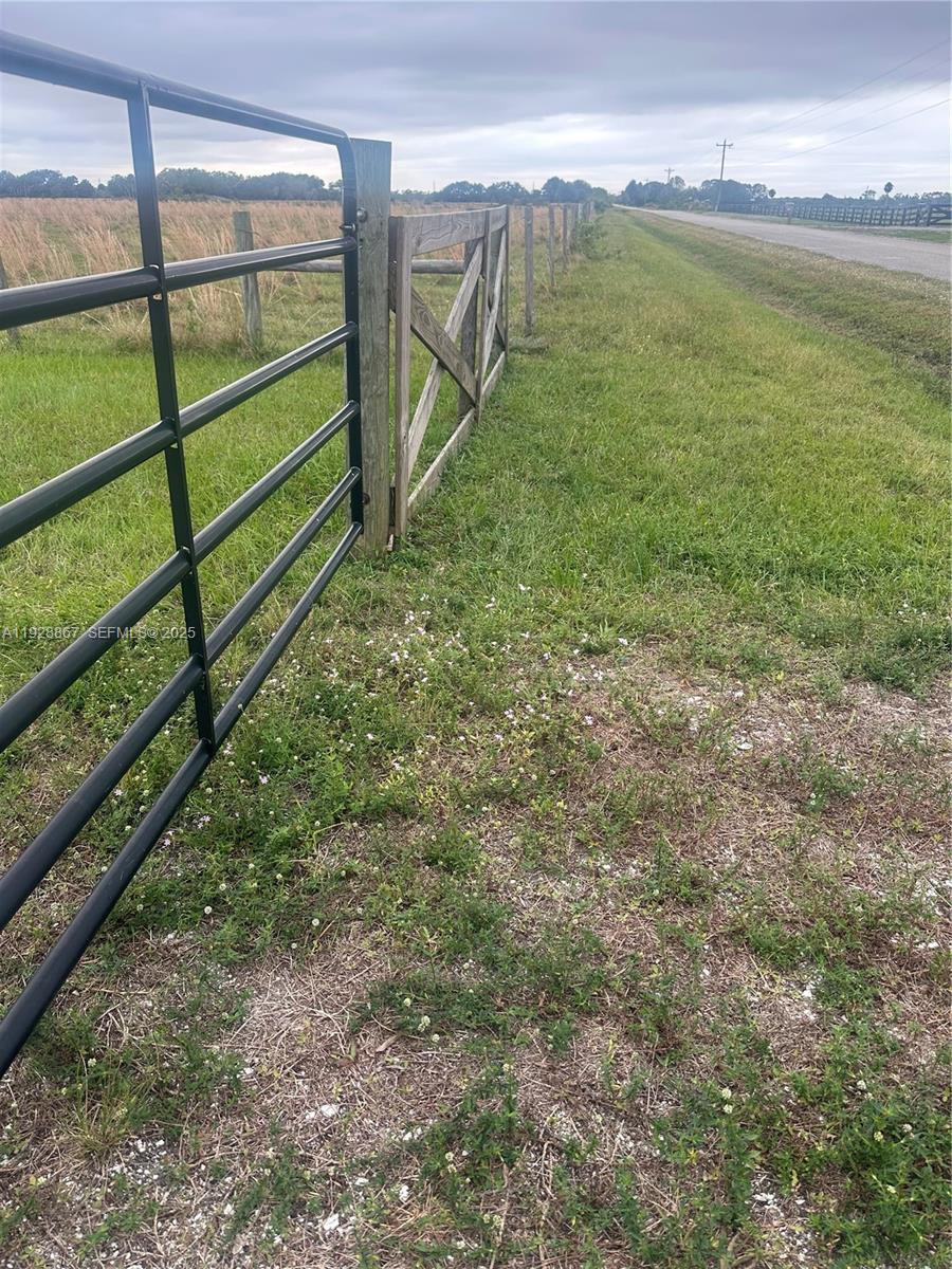 See details / sq. ft. $ 2025-12-10 0 Photo