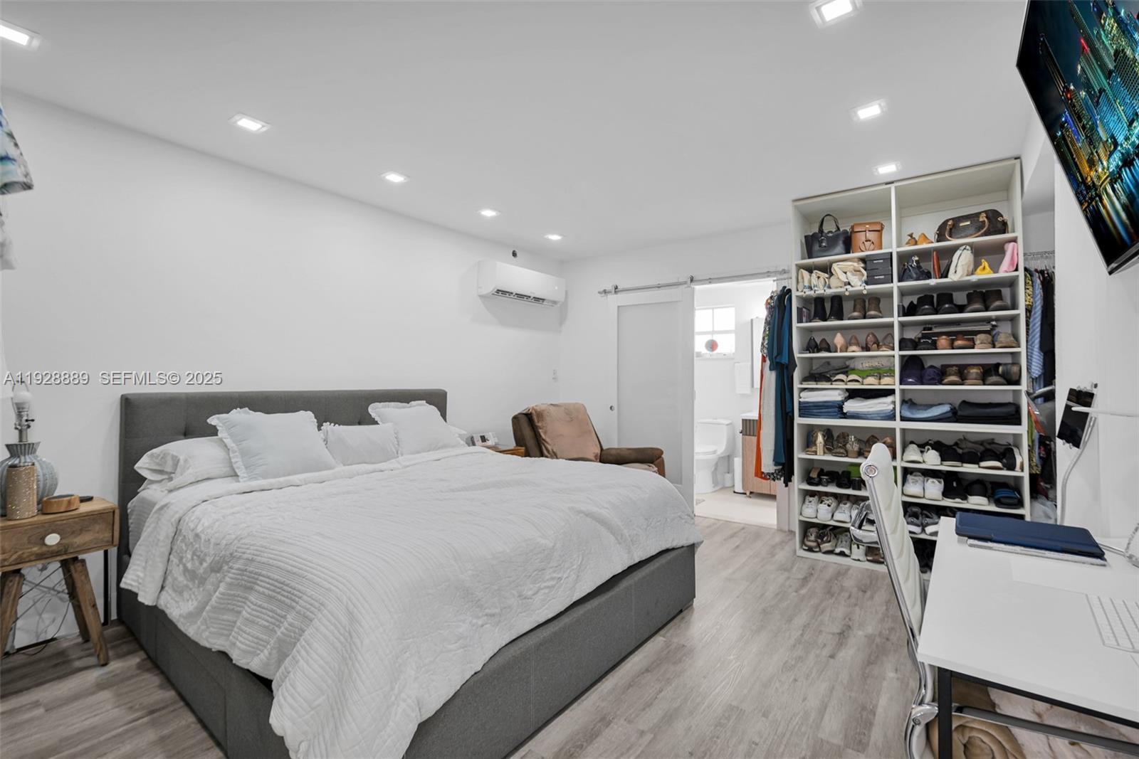 Подробнее / 2428 кв.футов $ 2025-12-11 0 Фото