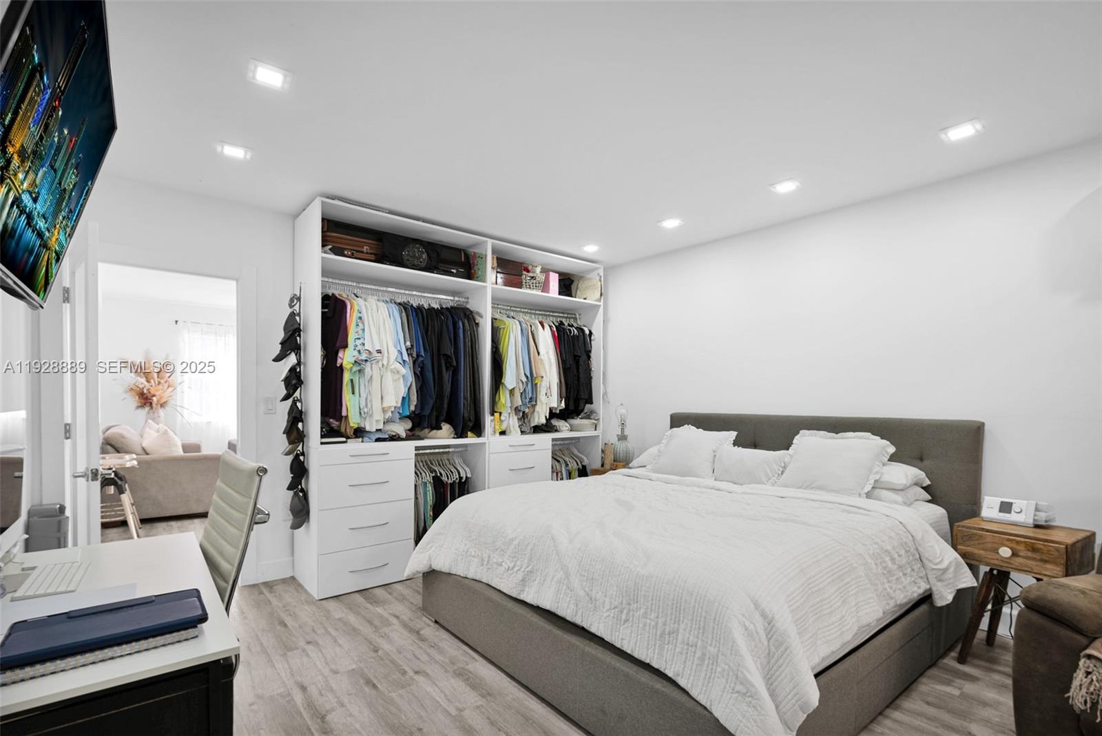 Подробнее / 2428 кв.футов $ 2025-12-11 0 Фото