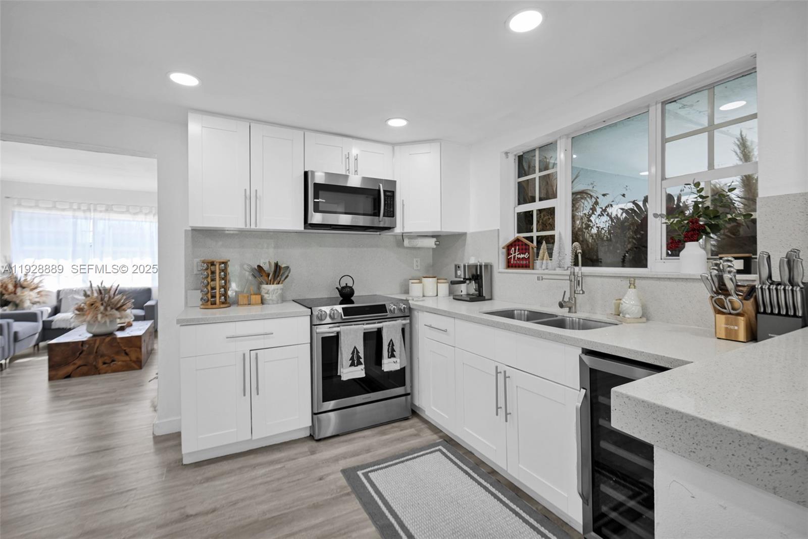 Подробнее / 2428 кв.футов $ 2025-12-11 0 Фото