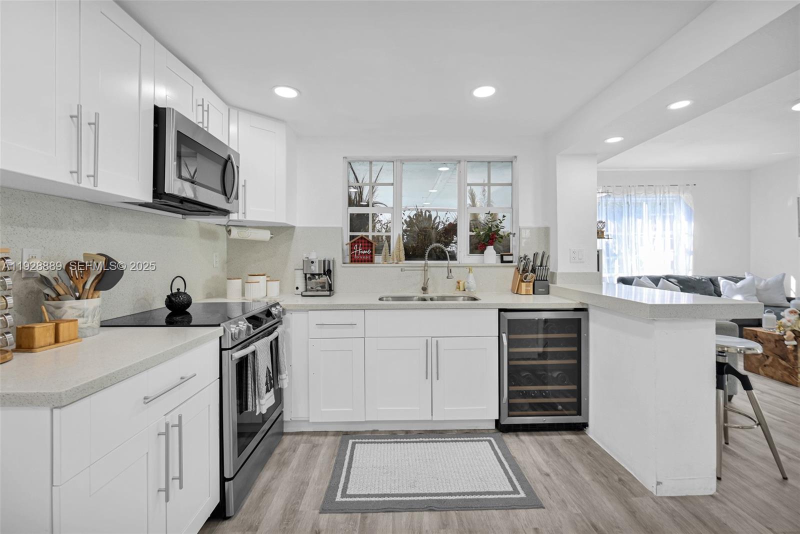 Подробнее / 2428 кв.футов $ 2025-12-11 0 Фото