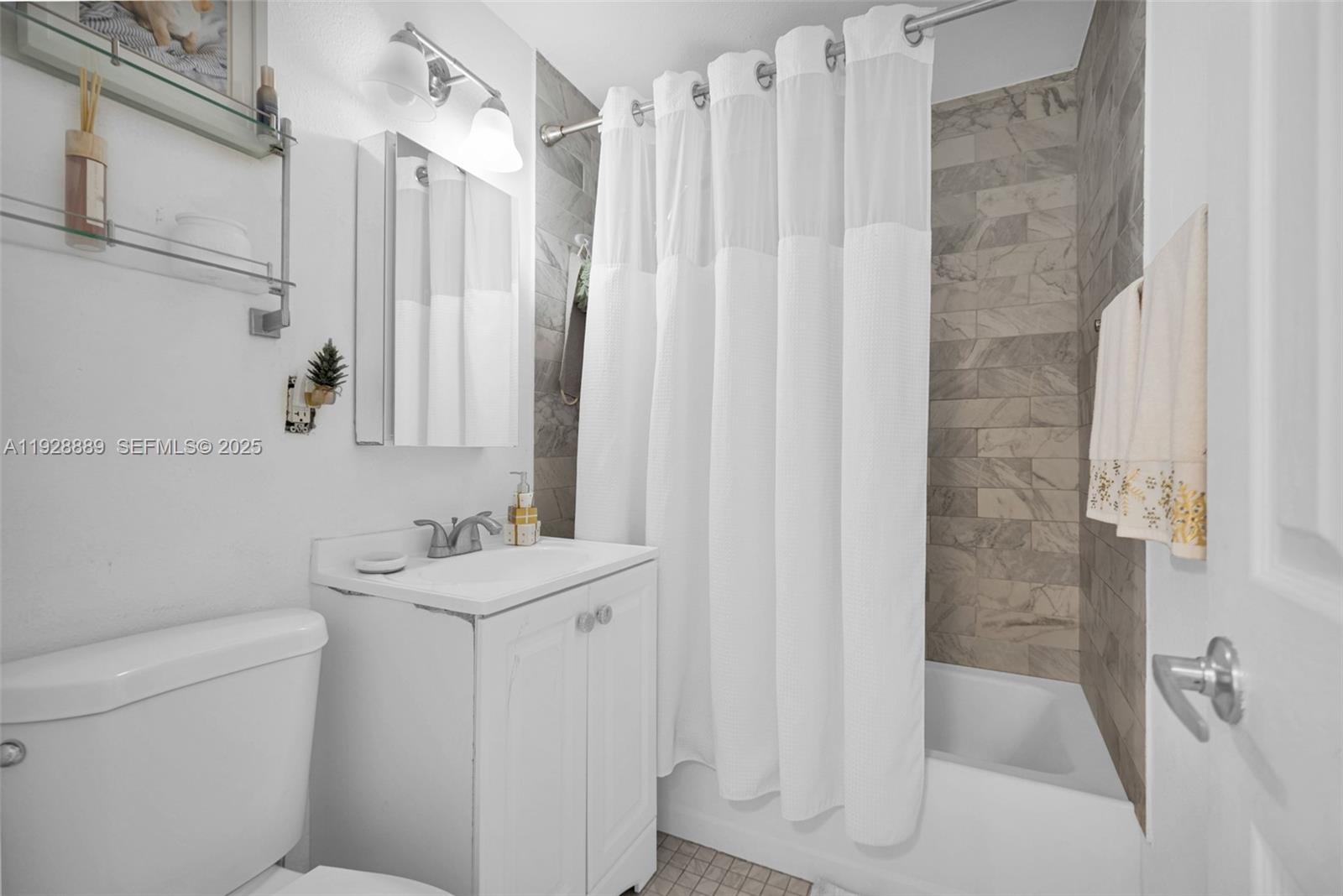 Подробнее / 2428 кв.футов $ 2025-12-11 0 Фото