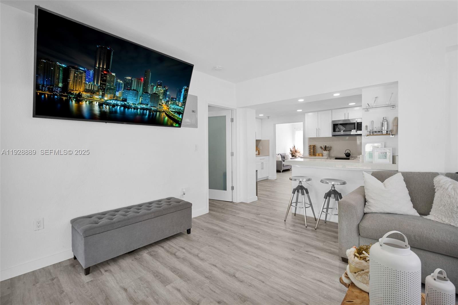 Подробнее / 2428 кв.футов $ 2025-12-11 0 Фото