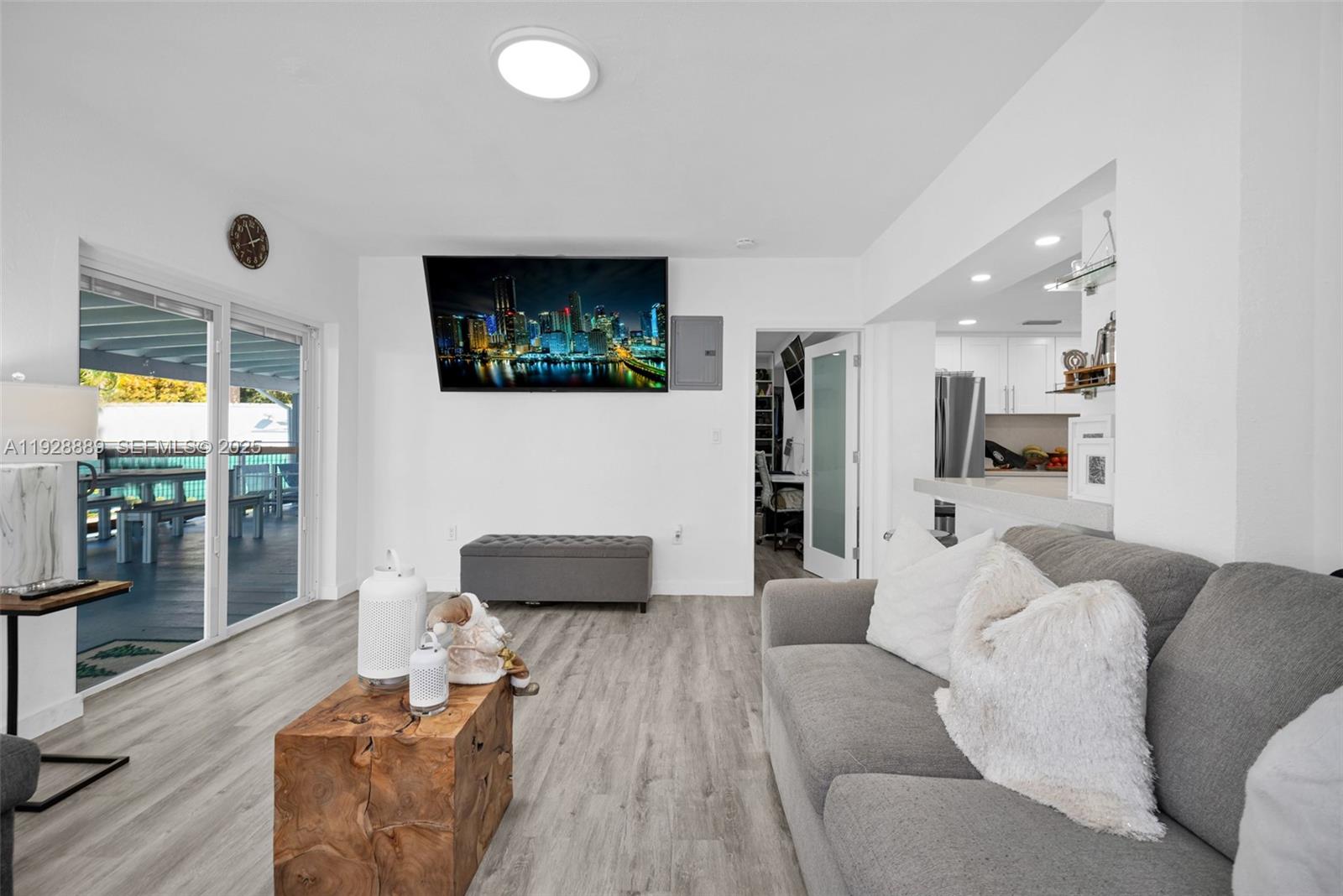 Подробнее / 2428 кв.футов $ 2025-12-11 0 Фото