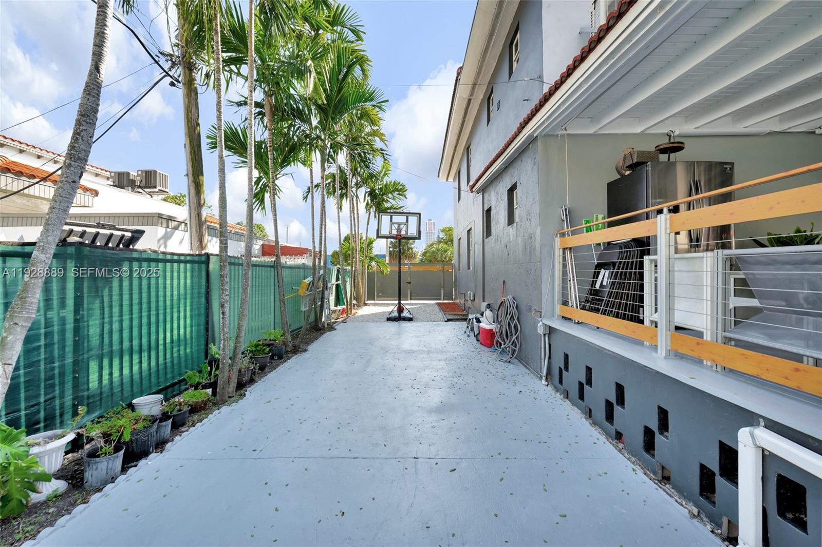 Подробнее / 2428 кв.футов $ 2025-12-11 0 Фото