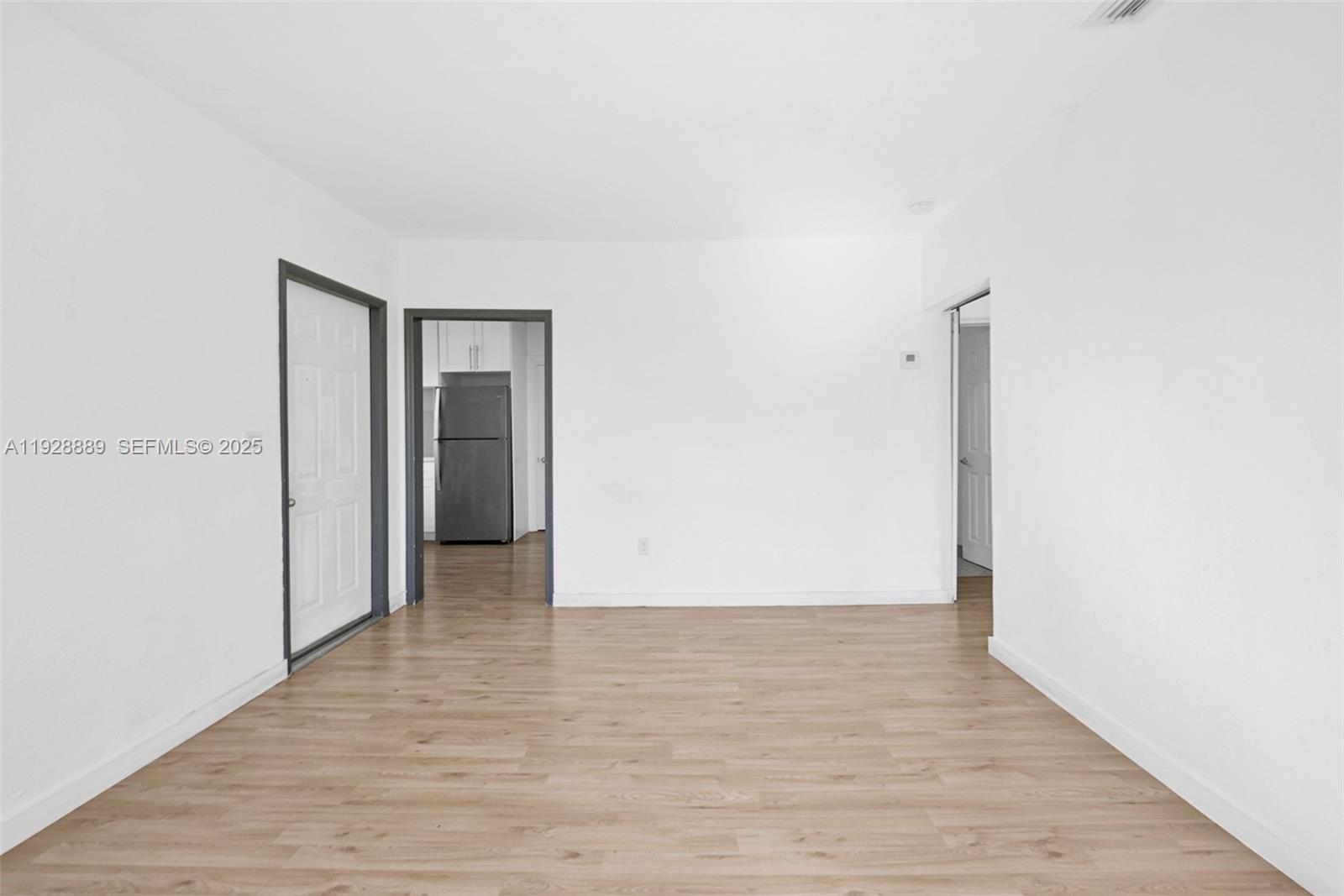 Подробнее / 2428 кв.футов $ 2025-12-11 0 Фото