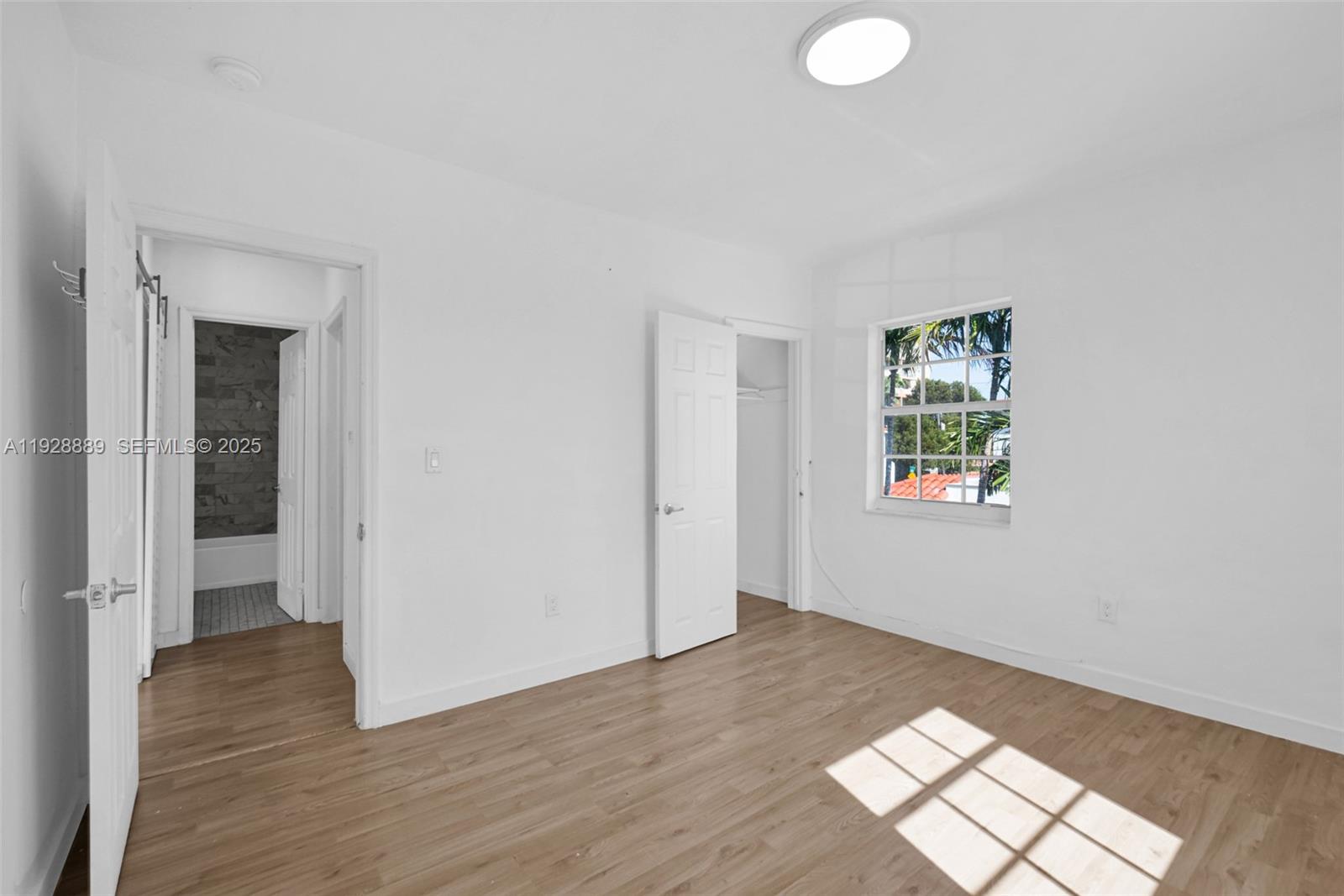 Подробнее / 2428 кв.футов $ 2025-12-11 0 Фото