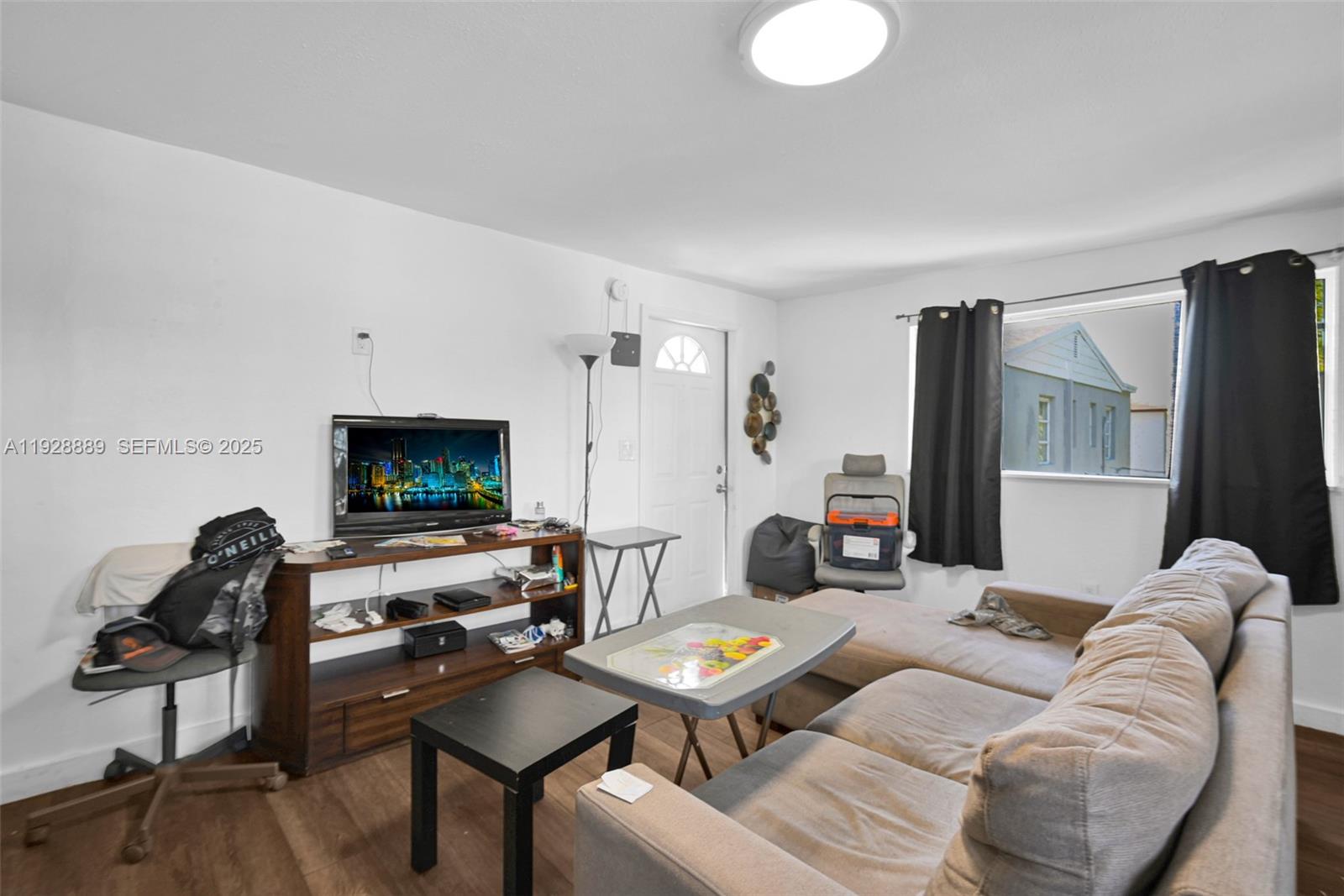 Подробнее / 2428 кв.футов $ 2025-12-11 0 Фото